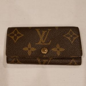 Louis Vuitton 4 Keys Holder